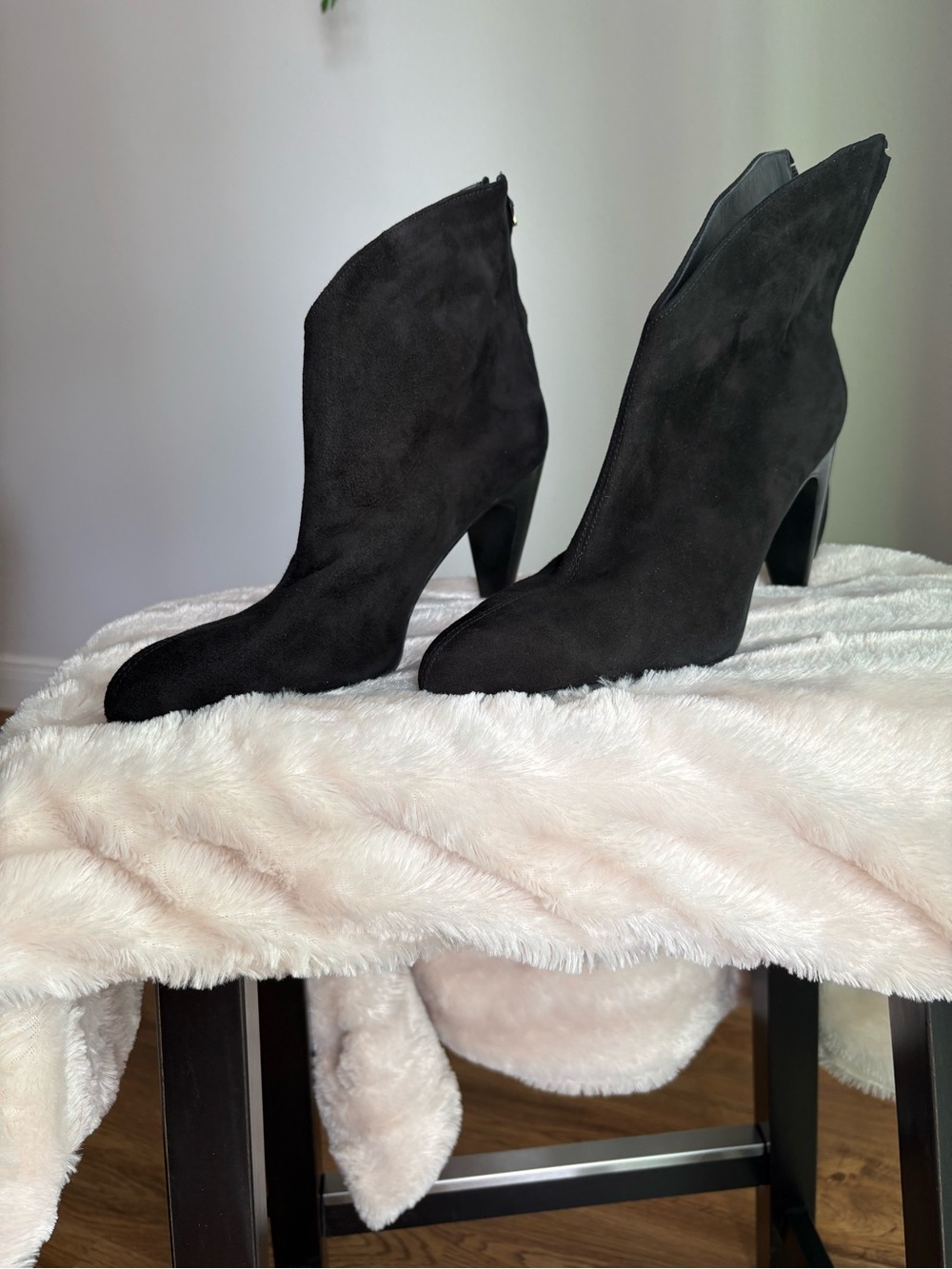Karen Millen Black Suede Sculpted Heel Ankle Boots